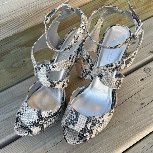 Le chateau 🐍 snakeskin print stilettos, size 10, never worn! - Picture 3 of 7
